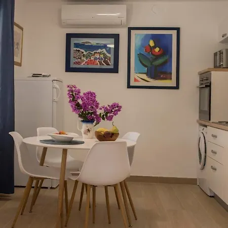 Apartment Roza *